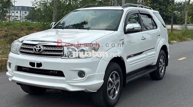 Toyota Fortuner 2011