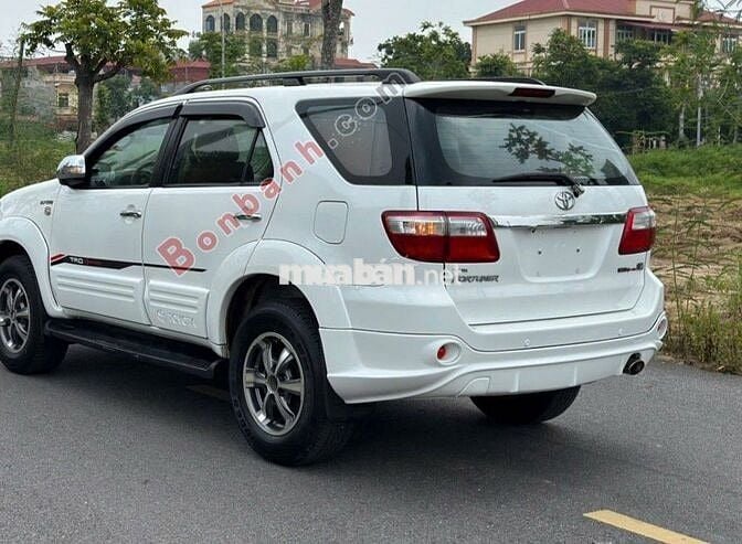 Toyota Fortuner 2011