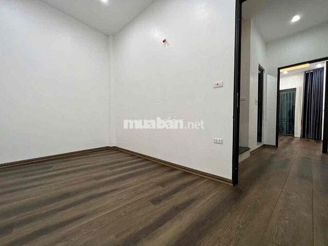 Hiếm! Vũ Tông Phan, 40m ra ô tô, ngõ ba gác, nhà đẹp. 42mx5T.Chi 7,9ty