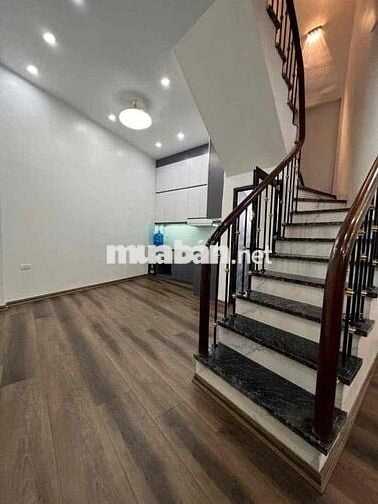 Hiếm! Vũ Tông Phan, 40m ra ô tô, ngõ ba gác, nhà đẹp. 42mx5T.Chi 7,9ty