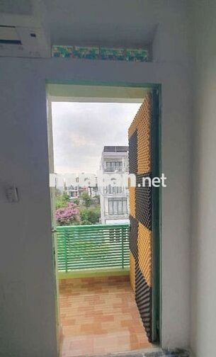 Cho Thuê Phòng Ban Công Gần Cresent Mall, Chợ Tân Mỹ, KCX Tân Thuận