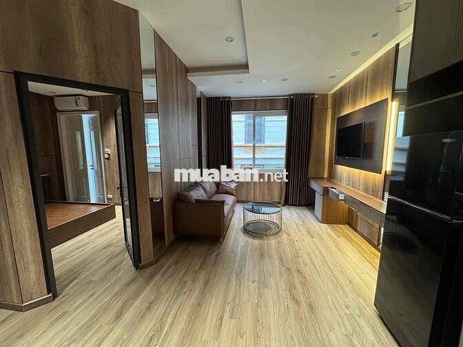 CHO THUÊ CCMN 1N1K PHỐ ĐÊ LA THÀNH. THANG MÁY. 40M2. FULL ĐỒ ĐẸP