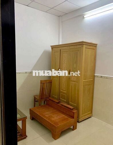 BÁN GẤP NHÀ CẤP 4 CÓ 2PN MT ĐƯỜNG OTO