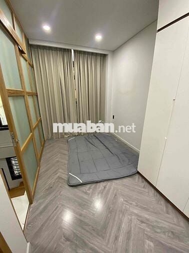 Lên Sóng Siêu Phẩm Nhà Nhỏ Hẻm Rộng Sát Quận 1