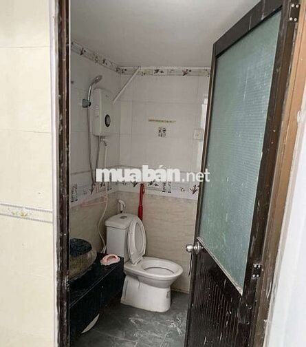BÁN GẤP NHÀ CẤP 4 CÓ 2PN MT ĐƯỜNG OTO