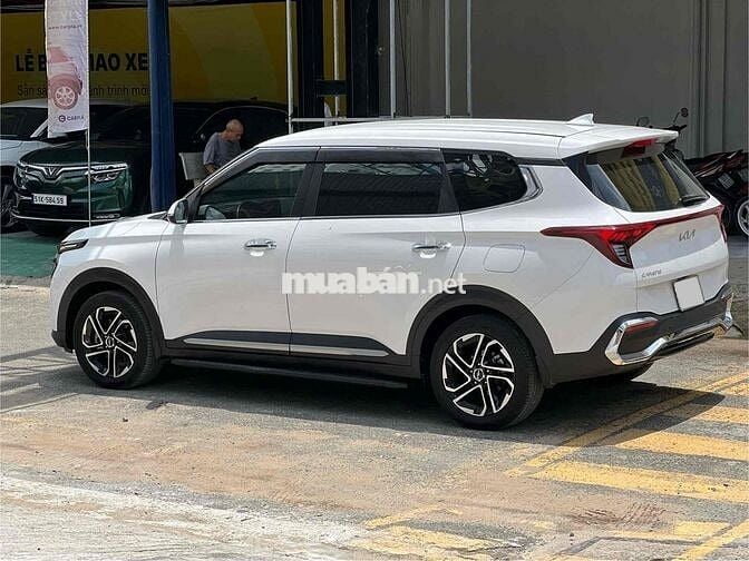 Kia Carens 2023 1.5G IVT - 24000 km