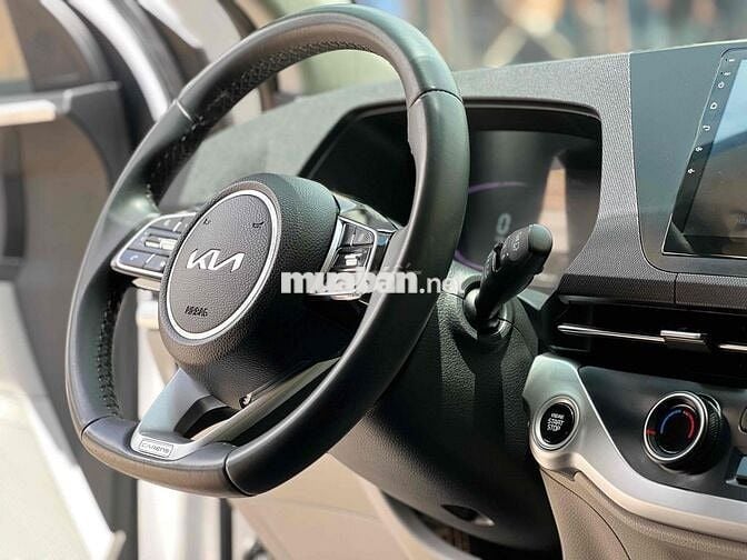 Kia Carens 2023 1.5G IVT - 24000 km
