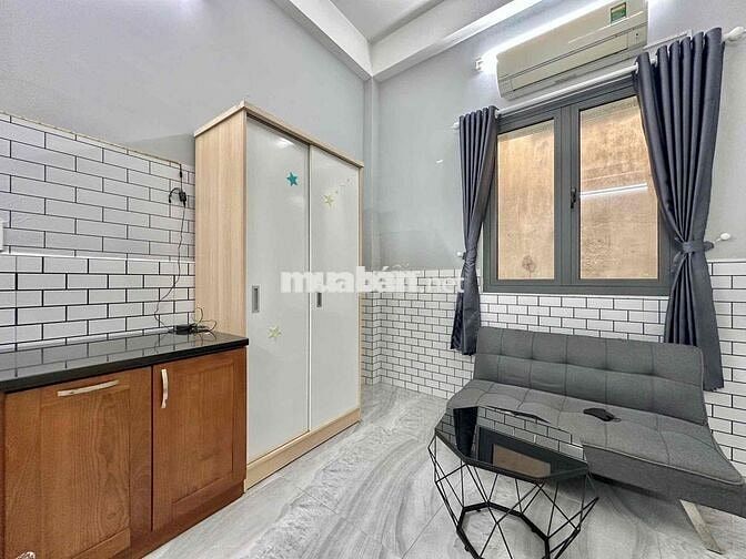 CHO THUÊ CHDV 30M2 FREE 2 XE QUẬN TRUNG TÂM TIỆN DI CHUYỂN, FULL NT.