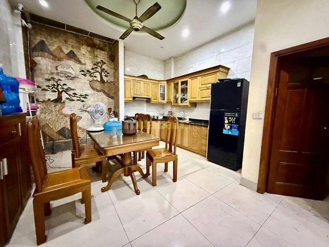 Bán Nhà Tại Phố Hào Nam, 11,5 tỷ, 55 m2 x 6 Tầng, 3 Mặt Thoáng