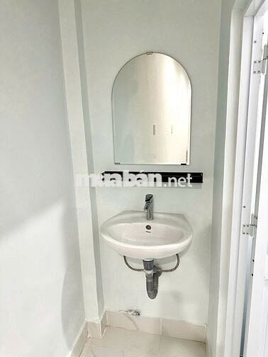 Nhà Nguyên Căn Full Nội Thất Đường Đoàn Văn Bơ - 1PN 1WC - 3x8m