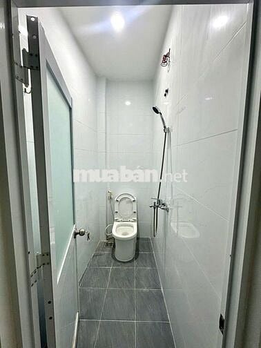 Nhà Nguyên Căn Full Nội Thất Đường Đoàn Văn Bơ - 1PN 1WC - 3x8m