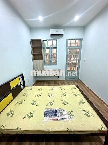 Nhà Nguyên Căn Full Nội Thất Đường Đoàn Văn Bơ - 1PN 1WC - 3x8m
