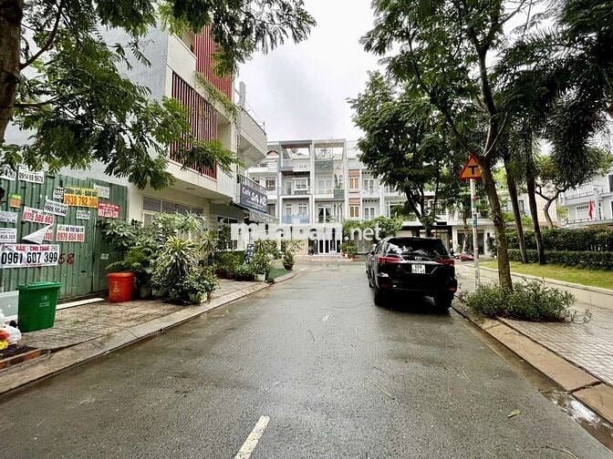 Cho Thuê Nhà Nguyên Căn Sát Bên Phú Mỹ Hưng Quận 7