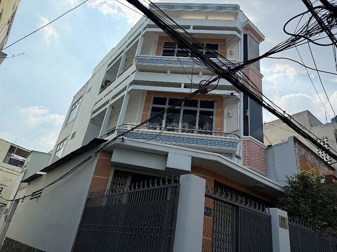 Bán nhà Góc 2 mặt hẻm xe hơi 423 Lạc Long Quân, 6x12m. 4 tầng. 8,1tỷ