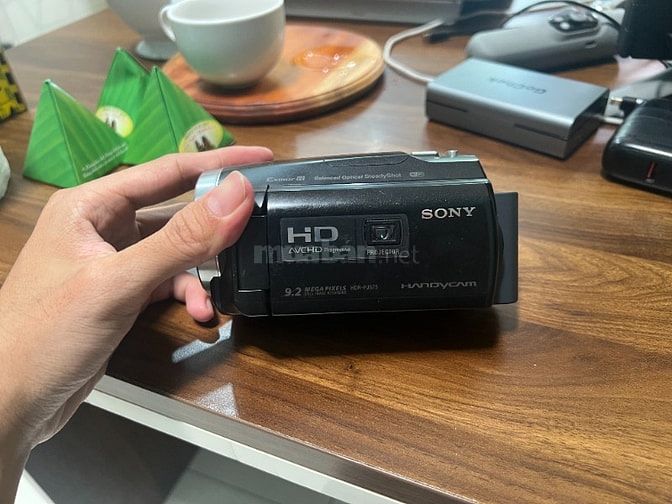 Máy quay Sony Handycam HDR-PJ675 tặng thẻ nhớ 64GB