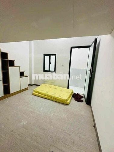 Cho thuê căn hộ Duplex cửa sổ MỚI Q4 gần ĐH Luật, ĐH Nguyễn Tất Thành