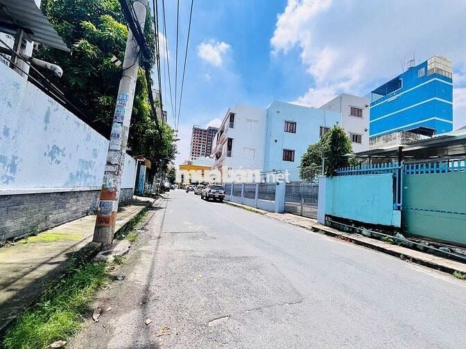CHo thuê mbkd hẻm đường Luỹ bán bích 12x25m trống