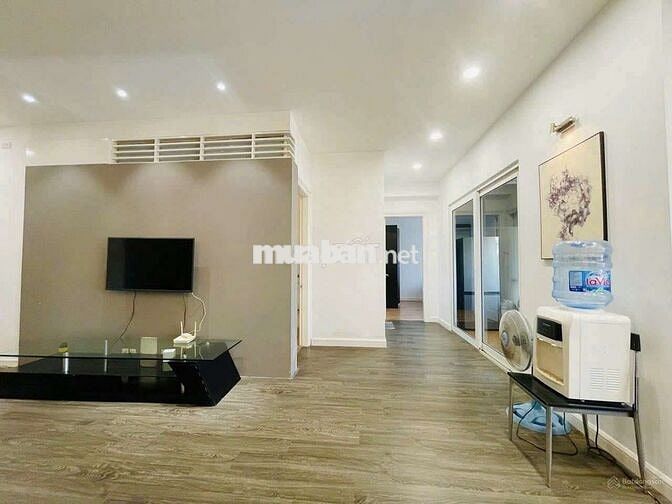 Cho thuê căn 3 ngủ 115m2 chung cư số 6 Đường Đội Nhân giá 16tr/ tháng