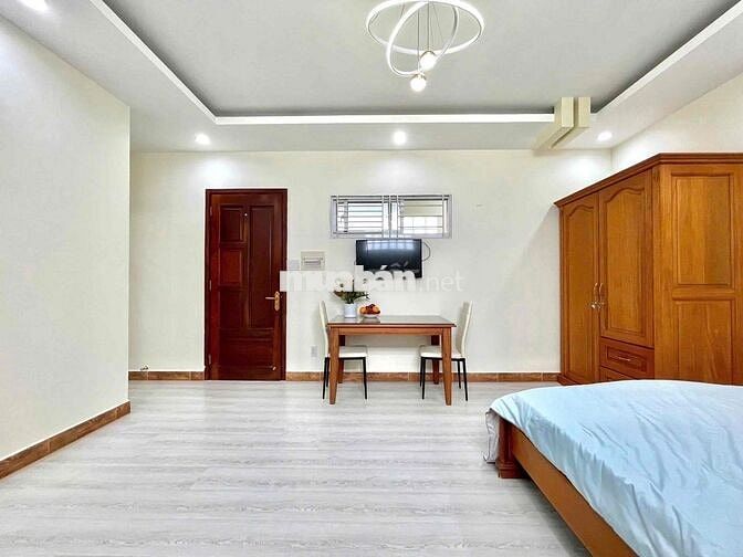 CHO THUÊ CHDV CAO CẤP NẰM NGAY MẶT TIỀN ĐƯỜNG NGUYỄN CỬU VÂN