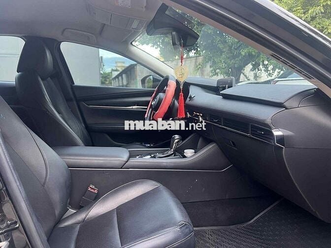 Mazda 3 2022 1.5L Luxury - 68000 km