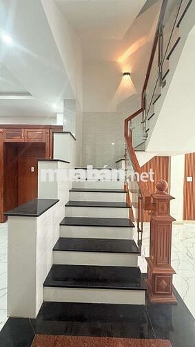 LÊ VĂN QUỚI – 70M² – 5 TẦNG CÓ HẦM ÔTÔ – ĐƯỜNG 8M THÔNG – DÒNG TIỀN 17
