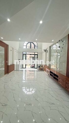 LÊ VĂN QUỚI – 70M² – 5 TẦNG CÓ HẦM ÔTÔ – ĐƯỜNG 8M THÔNG – DÒNG TIỀN 17