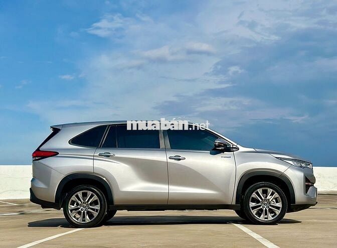 Toyota Innova Cross 2023 HEV - 34200 km