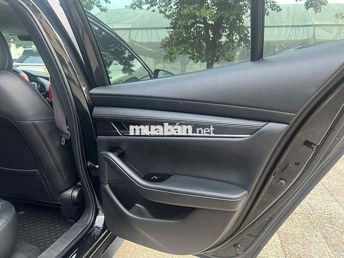 Mazda 3 2022 1.5L Luxury - 68000 km