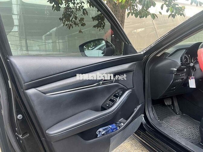 Mazda 3 2022 1.5L Luxury - 68000 km