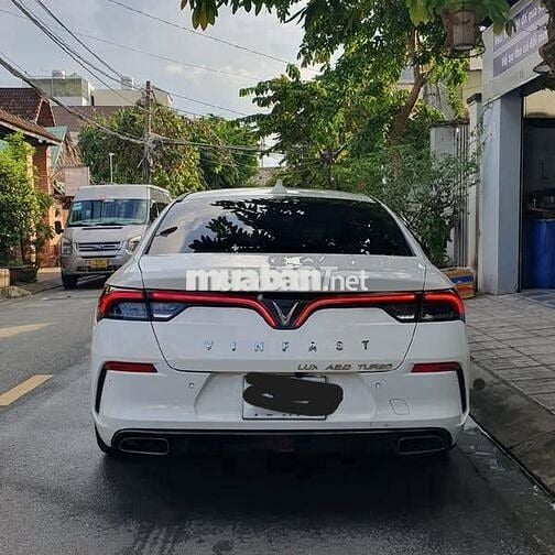 VinFast Lux SA 2.0 Plus 2.0 AT 2020