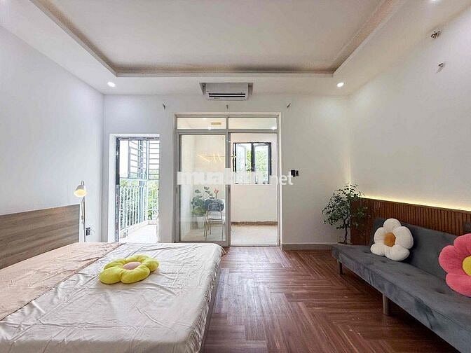 Phòng Studio Ban Công - Tách Bếp Full Nội thất Giá Rẻ Khu HimLam Quận