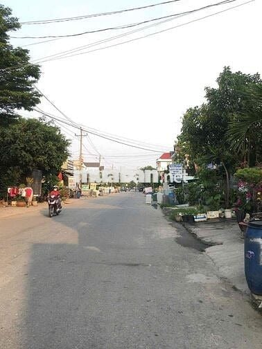 Chính chủ ngộp cần bán lô đất MT đang cho thuê 20tr/ tháng. 10x30
