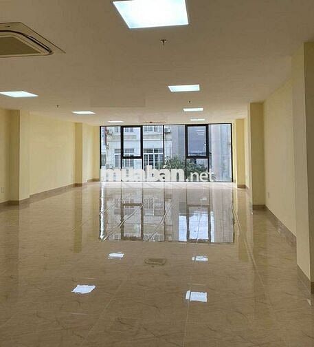 Cho thuê căn nhà phố Nguyên Khang - Cầu Giấy. Dt 70m2 x 7 tầng có TM