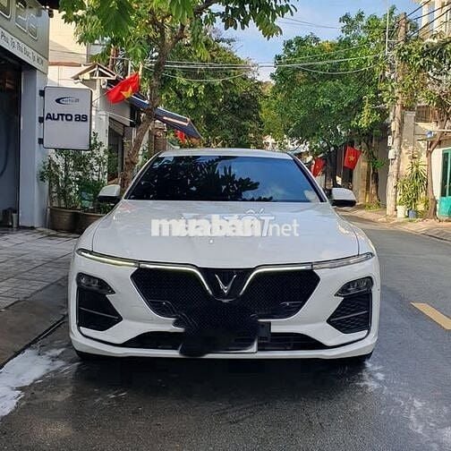 VinFast Lux SA 2.0 Plus 2.0 AT 2020