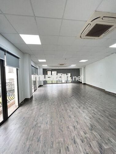 Tòa Nhà MT Vườn Lài 9x20 hầm 3 lầu mới 100%
