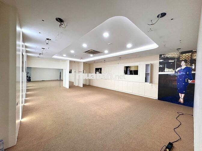 Chính chủ cho thuê mặt bằng kinh doanh 200m2 phố Cầu Giấy
