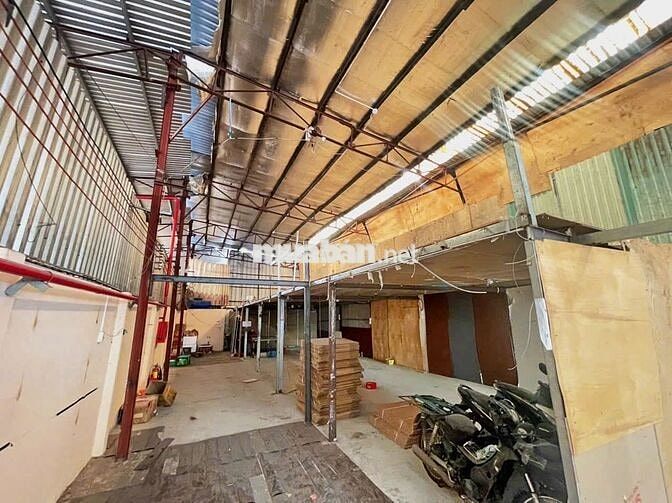 CHO THUÊ KHO XE TẢI ĐS TÂN QUY QUẬN 7 300M2 GIÁ 25TR/ THÁNG