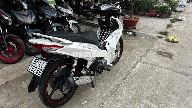 Future fi 2023 trắng đen 78289 ( hỗ trợ góp )