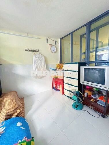 Bán nhà giáp Tên Lửa, 24m2, nhỉnh 2 tỷ