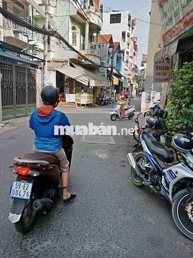 Bán gấp lô đất DT 95m2 giá 1,7 tỷ, sổ riêng, Đ.Nguyễn Thị Sóc, Hóc Môn