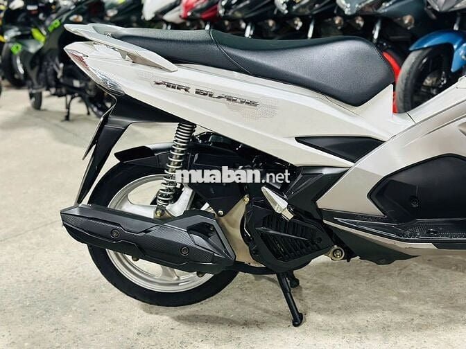 XE MÁYTHANH TÙNG_AIR BLADE 125 ĐÈN LED TRẮNG ZIN