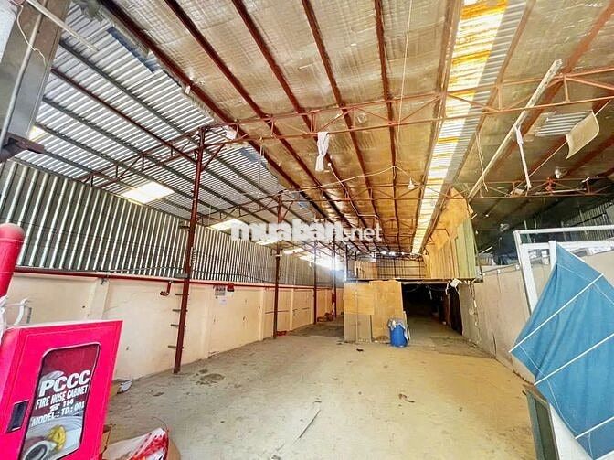 CHO THUÊ KHO XE TẢI ĐS TÂN QUY QUẬN 7 300M2 GIÁ 25TR/ THÁNG