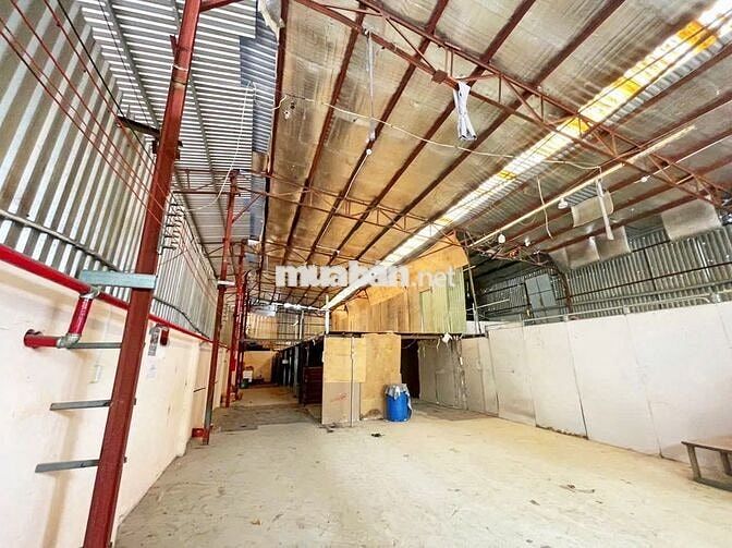 CHO THUÊ KHO XE TẢI ĐS TÂN QUY QUẬN 7 300M2 GIÁ 25TR/ THÁNG