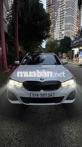BMW 3 Series 2022 320i M Sport - 27000 km