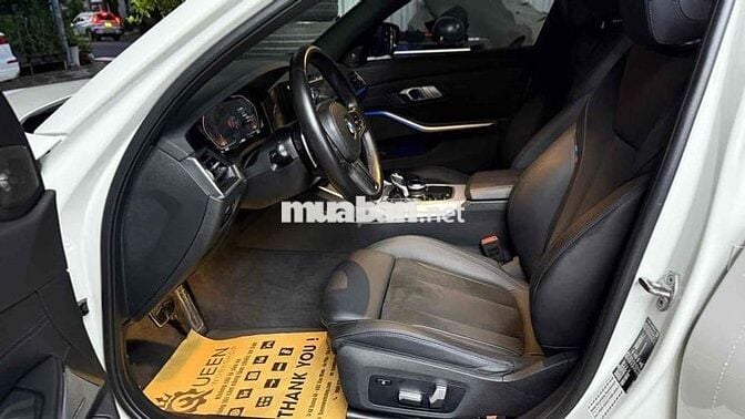 BMW 3 Series 2022 320i M Sport - 27000 km