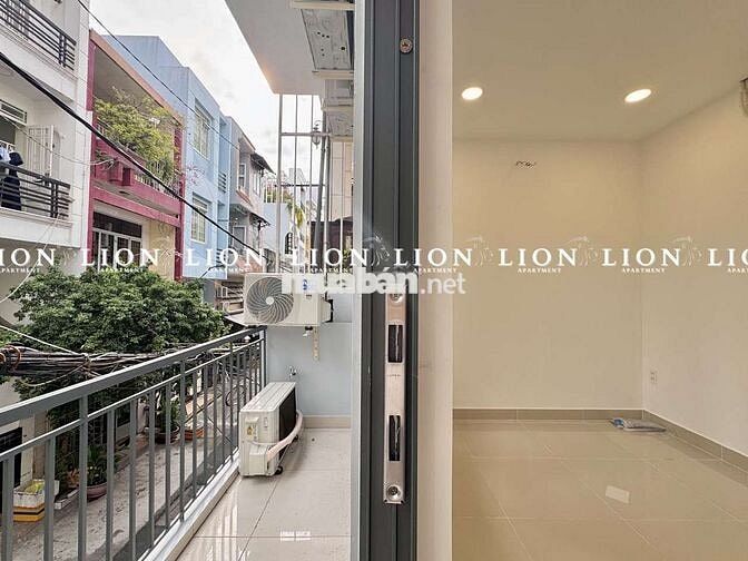 Cho thuê phòng ban công mặt trước Q3 gần ĐH UEH, ĐH Huflit