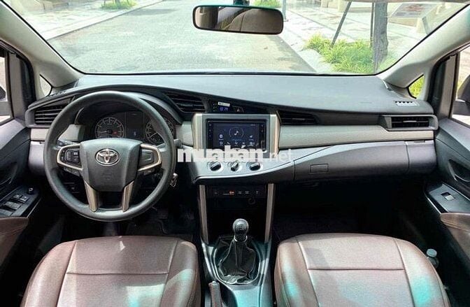 Toyota Innova 2024 E 2.0 MT - 55000 km