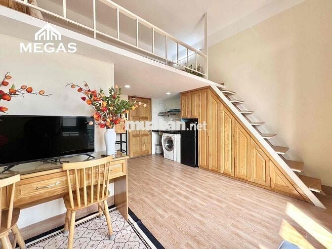 TRỐNG SẴN _ CĂN HỘ DUPLEX _ 2 KO GIAN NGỦ GẦN VÒNG XOAY DÂN CHỦ