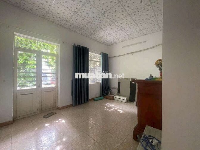 Cho thuê nguyên căn 3 tầng mặt tiền Hồ Tông Thốc