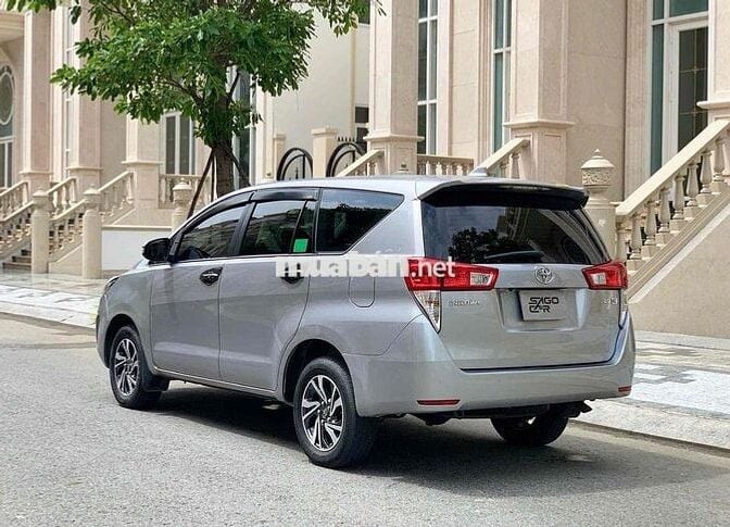 Toyota Innova 2024 E 2.0 MT - 55000 km